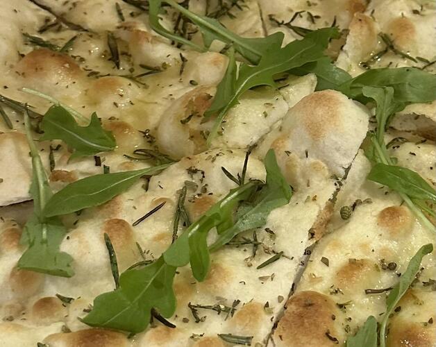 Découvrez une cuisine à base de spécialités locales et italiennes au restaurant Le jardin Romain